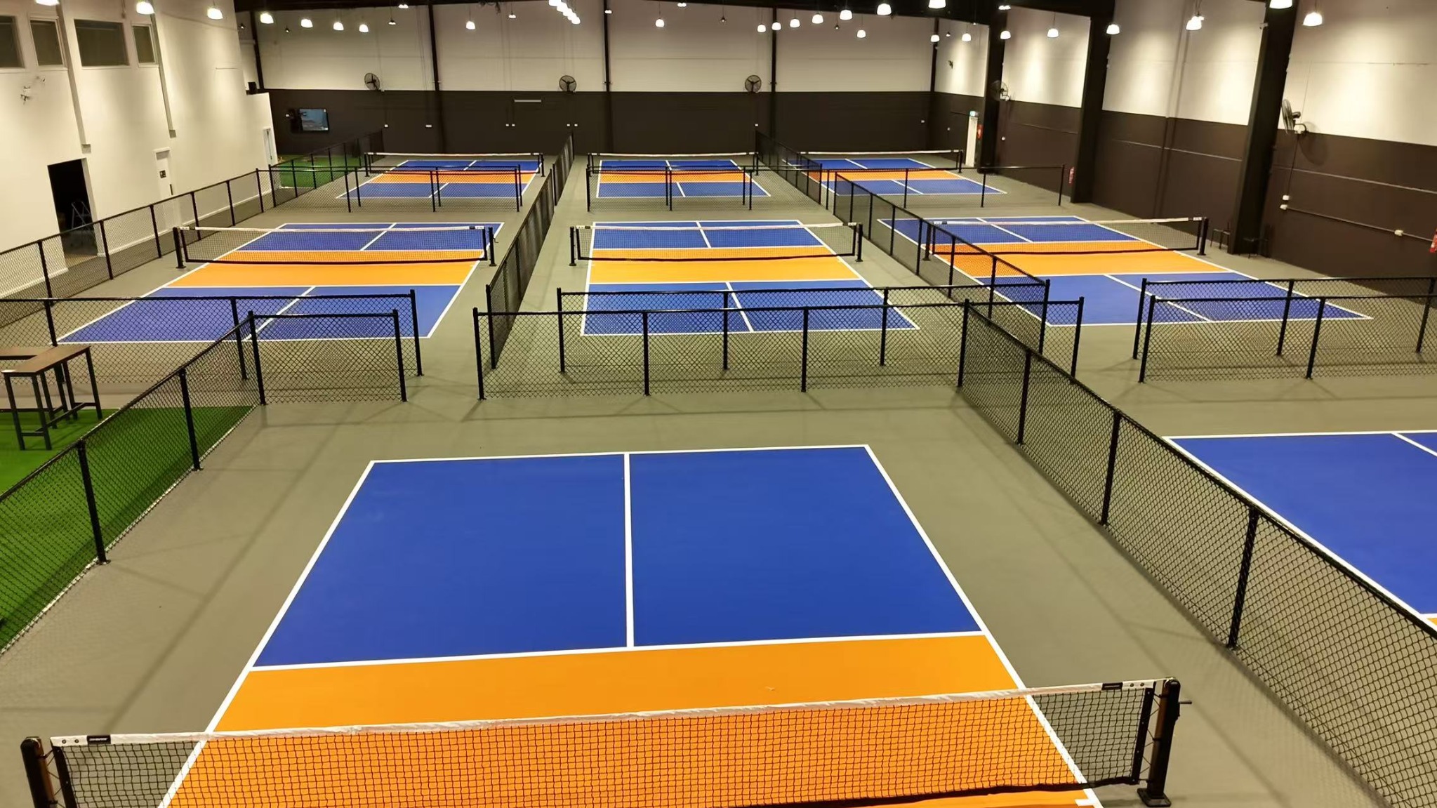 Sports courts fencing
